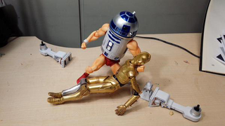 Illustration for article titled R2-D2 Gets Seriously Badass